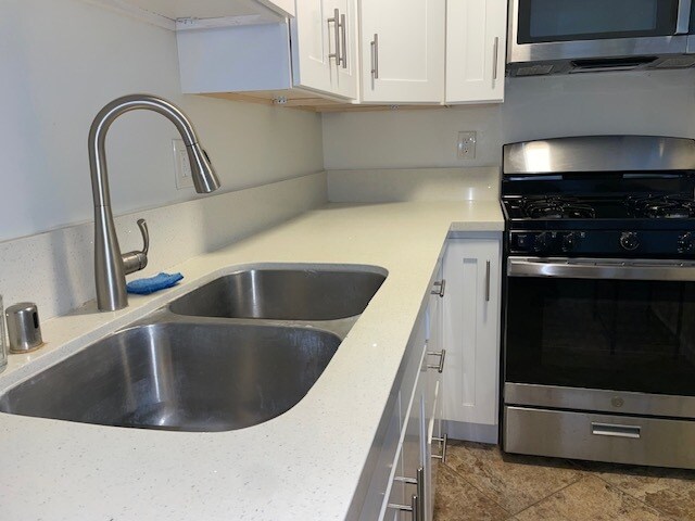 Building Photo - 226 15th St