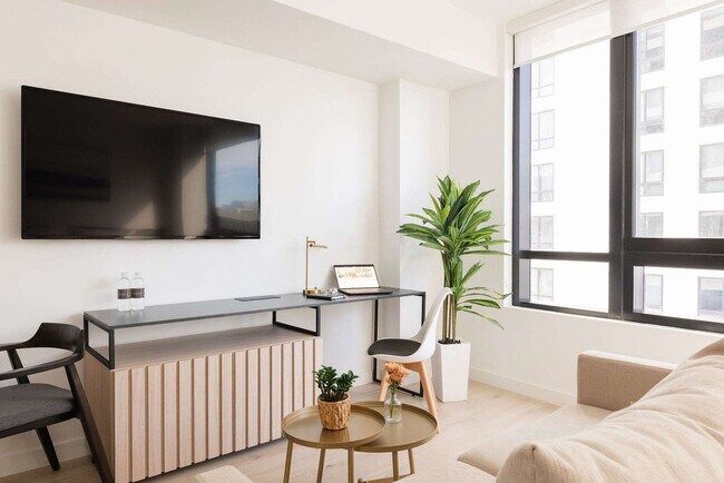 Building Photo - 225 N Miami Ave