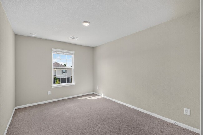 Building Photo - 2404 Shellcracker Dr