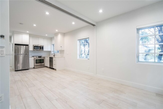 Building Photo - 960 Jefferson Ave