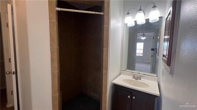 Building Photo - 17 N Seminary Rd