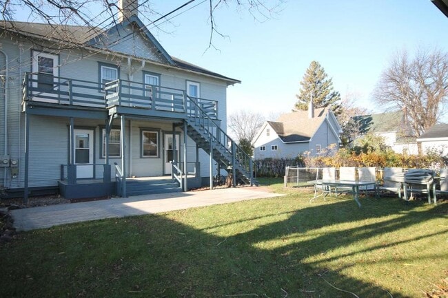 Building Photo - 910 / 912 N 4th St