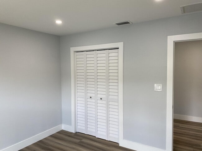 Building Photo - 1751 Smugglers Cove