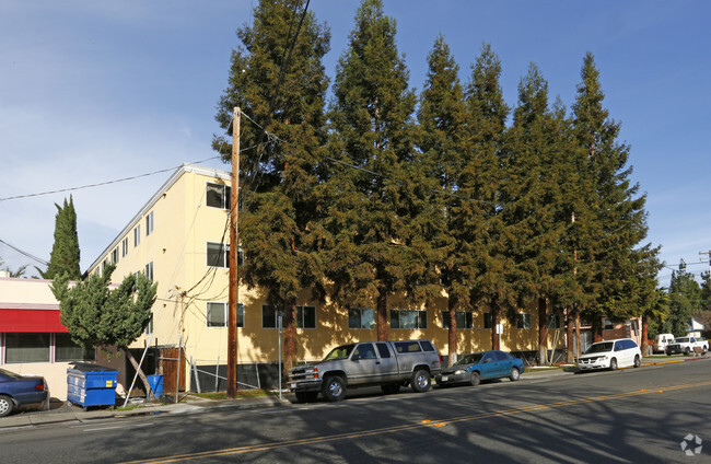 Building Photo - Glen Willow Apartments