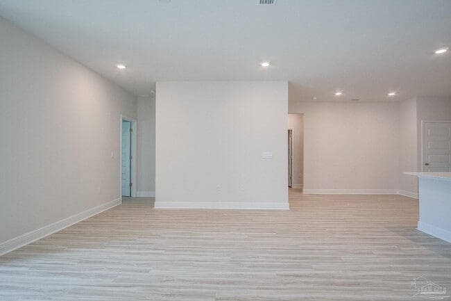 Building Photo - 8422 Riverstone Dr