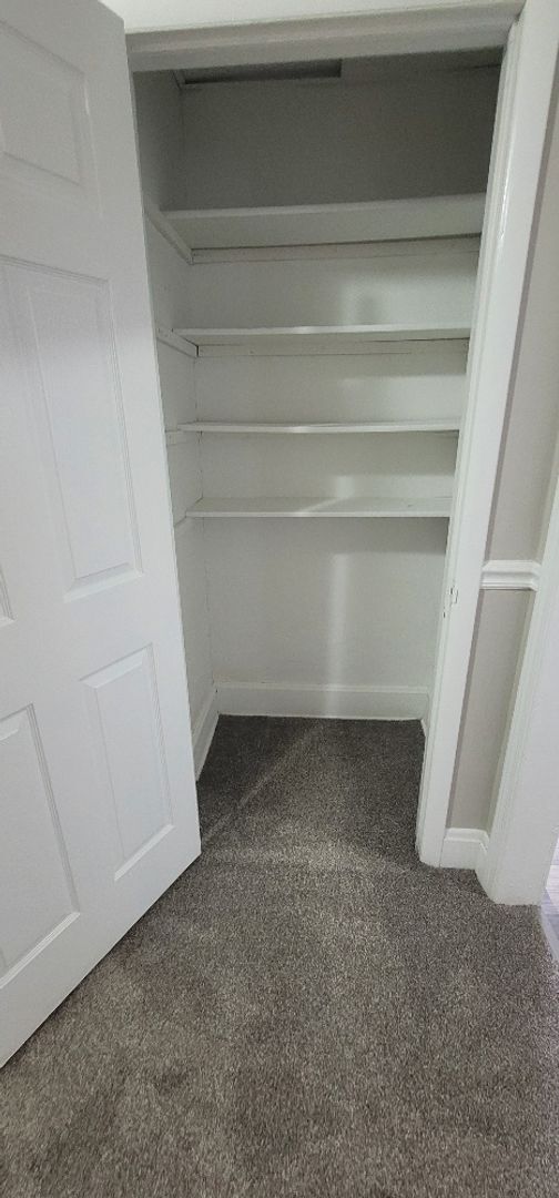 Building Photo - Newly remodeled 2 bedroom duplex!