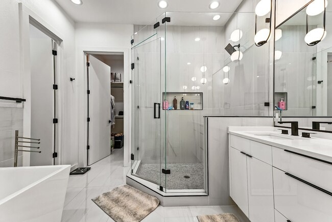 Building Photo - 1211 Bonnie View Rd