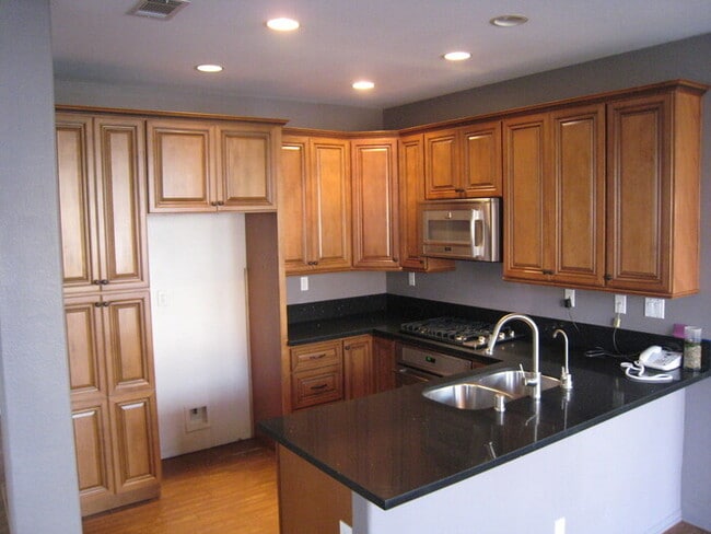 Building Photo - 3 Bedroom, 2.5 Bath Home in Sunset Glen (Mira Mesa)