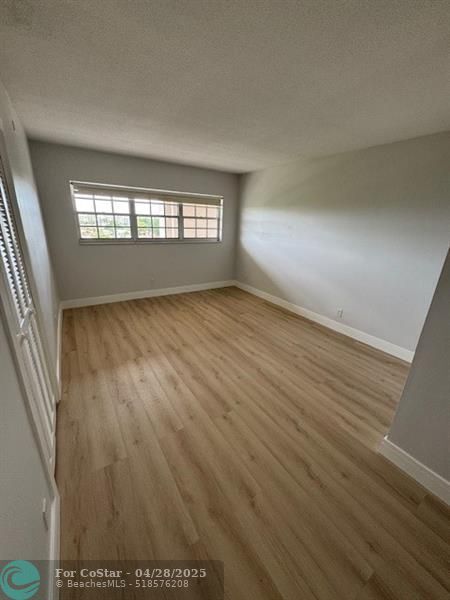 Building Photo - 3150 N Palm Aire Dr