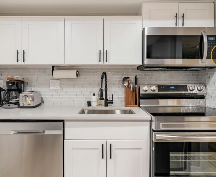 Primary Photo - 529 20th Ave