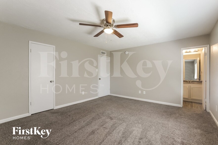 Building Photo - 24011 Reagon Canyon Dr