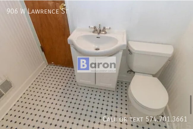 Building Photo - 906 W Lawrence St