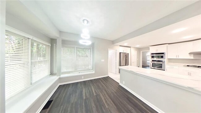 Building Photo - 11355 Vedrines Dr