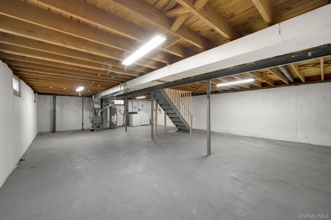 Building Photo - 22 Heath Ln