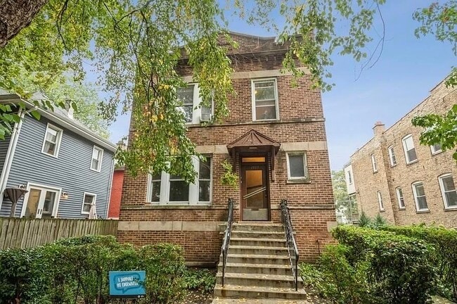 Building Photo - 1507 W Rosemont Ave
