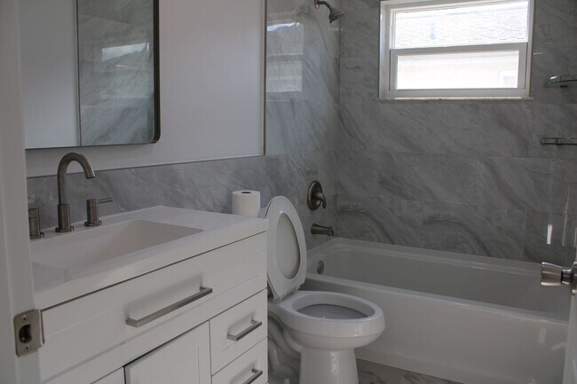 Building Photo - For Rent – 3-Bed / 2.5-Bath Deep Water Canal, Canal-Front Home with a Floating Dock,  totally ren...