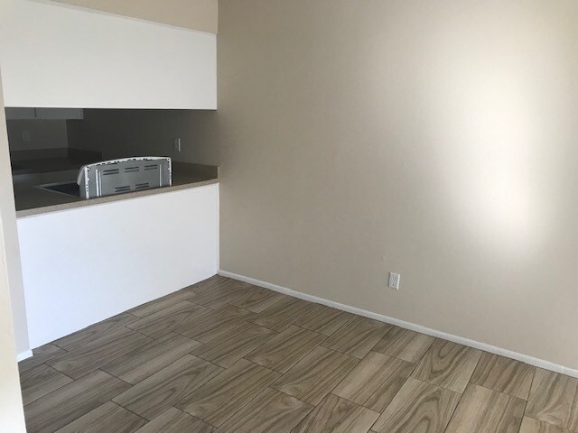 Building Photo - 5145 SE 31st St