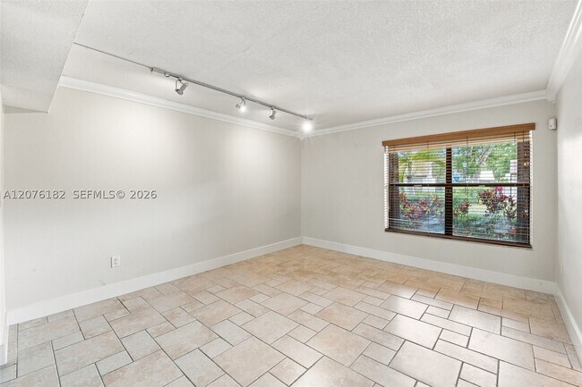Building Photo - 6820 SW 128th Ct