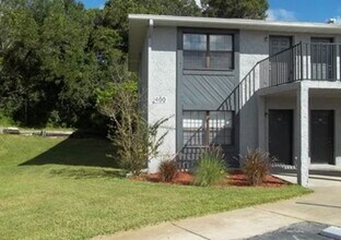 Building Photo - One bedroom 1 bath condo. Immaculate.