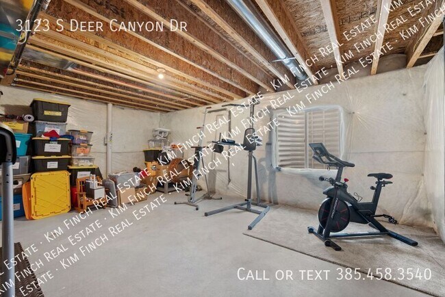 Building Photo - 3123 W Deer Canyon Dr