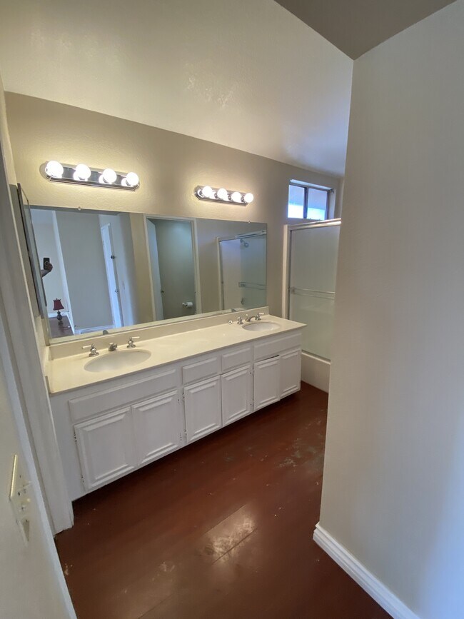 Building Photo - 16502 Mango Way