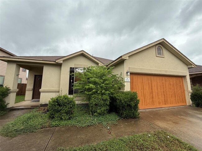 Building Photo - 1722 E Mesa Park Dr