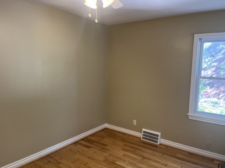 Building Photo - 1409 Gardenia Ave