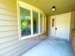 Building Photo - 11 Elderberry Ln