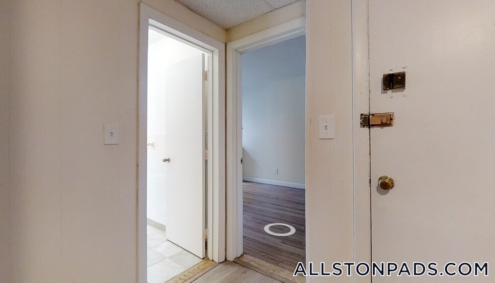 Building Photo - 1131 Commonwealth Ave