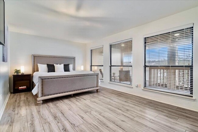 Building Photo - 18231 Lakepoint Cove