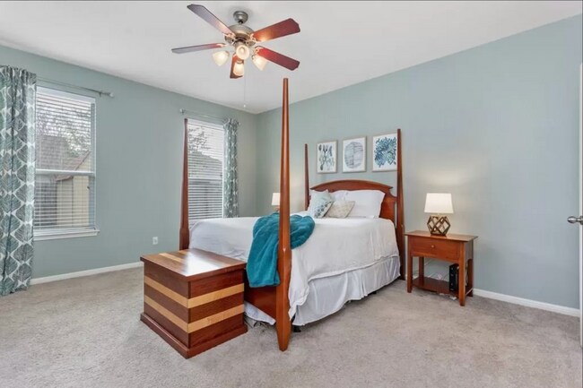 Building Photo - 3917 Links Ln