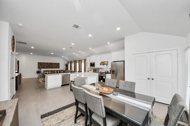 Building Photo - 8202 Tempest Stone Dr