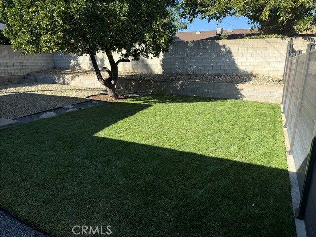 Building Photo - 1488 Bussey St W