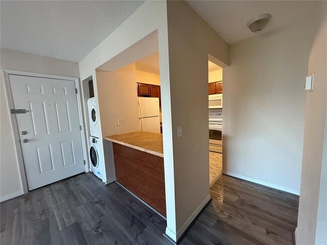 Building Photo - 647 Haven Pl