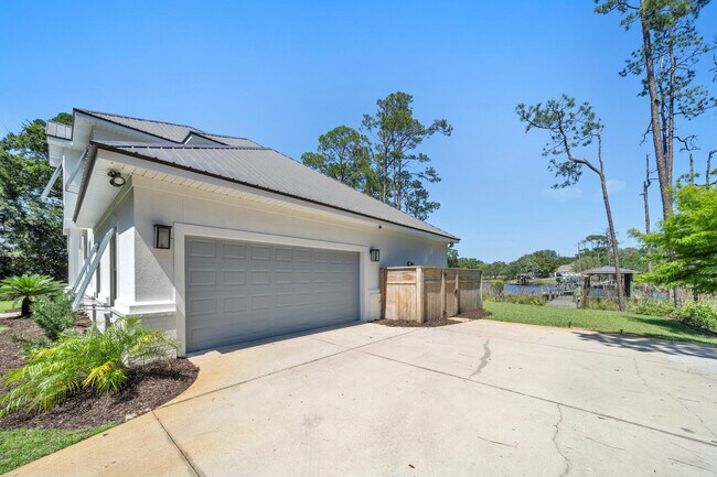 Building Photo - 160 Grand Flora Way