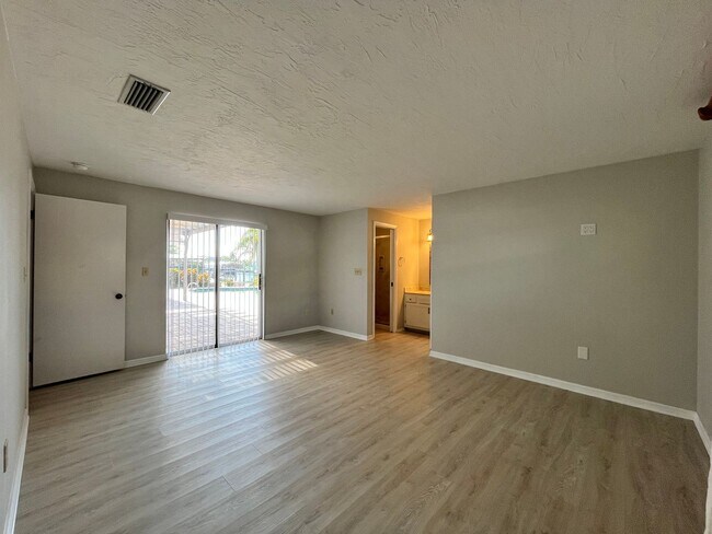 Building Photo - 415 Aruba Ct