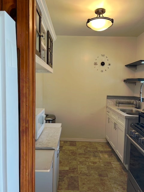 GUEST HOUSE KITCHEN - 85 W Lemon Ave