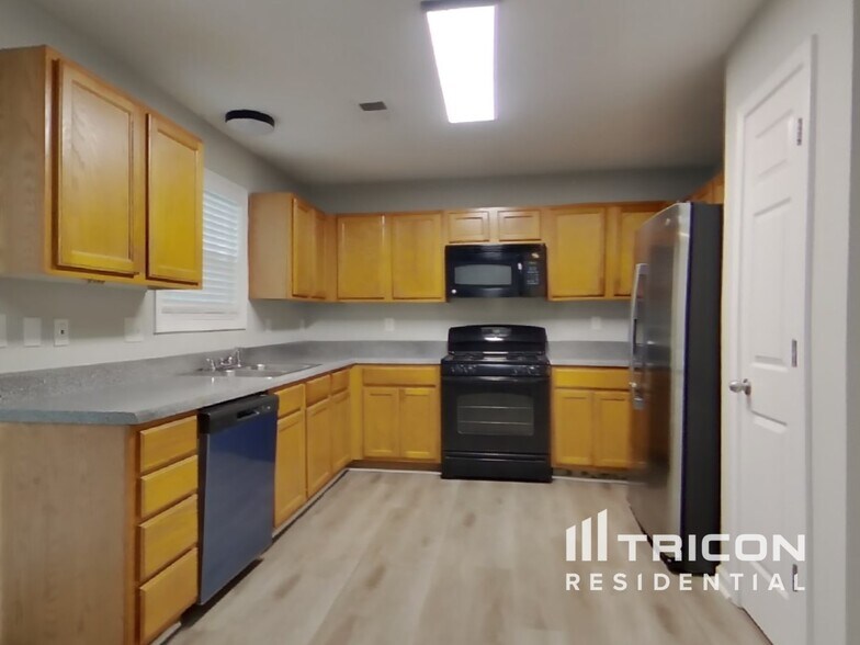 Building Photo - 271 Bainbridge Cir