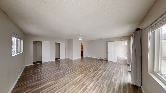 Building Photo - 5BD/2BA, Easy Walk to Campus!! (Lease out,...