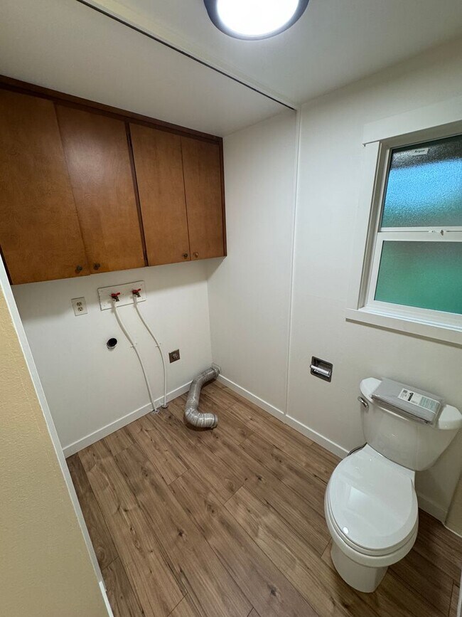 Building Photo - Beautifully Renovated 4-Bedroom Home in NW...
