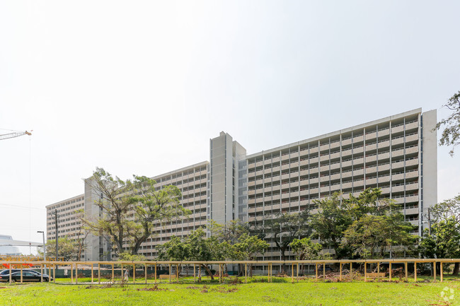 Building Photo - Robert King High Towers