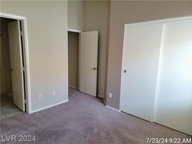 Building Photo - BOULDER RANCH-TWO PRIMARY SIZED BEDROOMS!!!