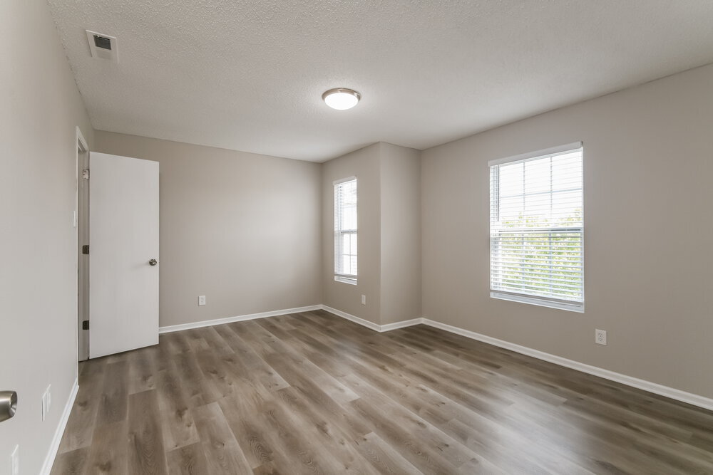 Building Photo - 9498 W Midnight Dr