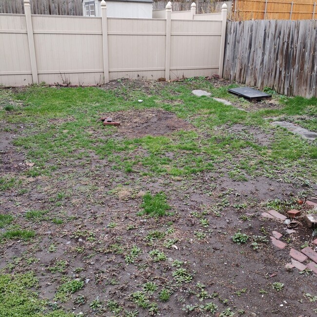 Building Photo - 56 3rd Ave