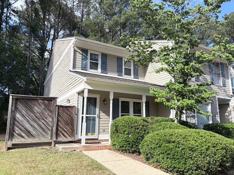 Building Photo - 33 Forest Green Dr