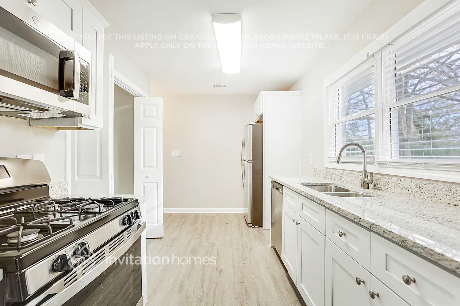 Building Photo - 2355 Collier Dr