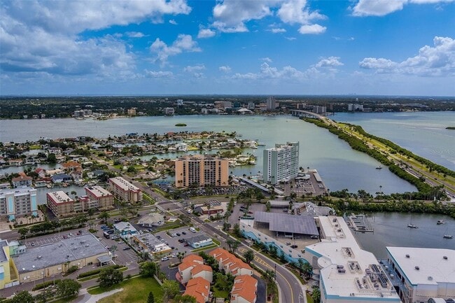 Building Photo - 51 Island Way