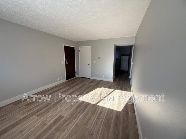 Building Photo - 1725 N Iowa Ave