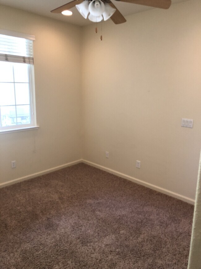 Building Photo - Highly Desired 4 Bedroom Empire Ranch Home!