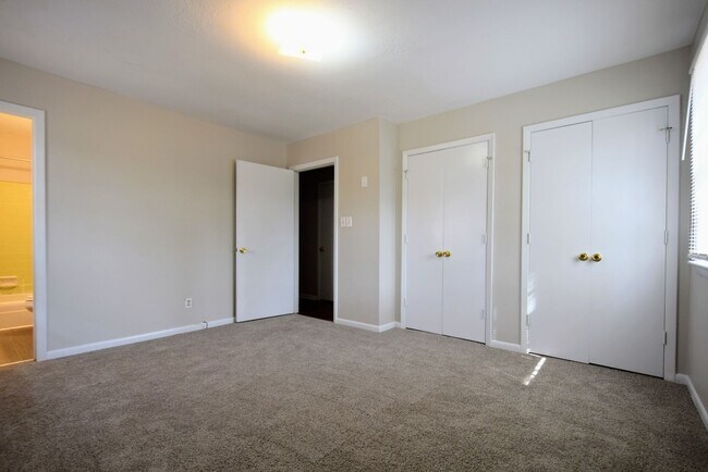 Building Photo - 5325 Trampas Ct